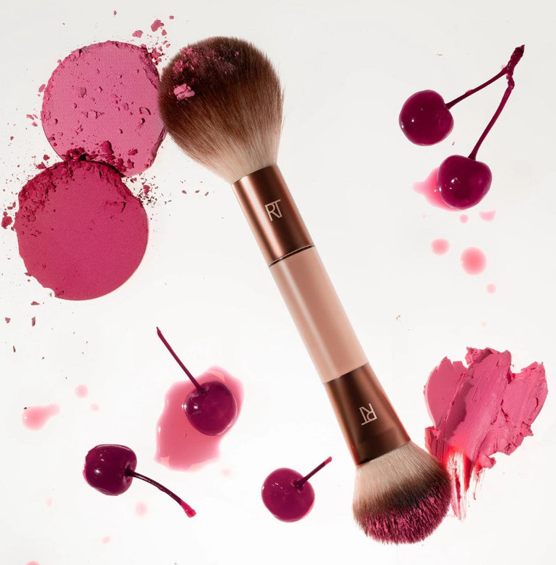 Real Techniques - Cherry On Top It's All Blush Makeup Brush *Preorder*